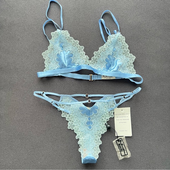 For Love And Lemons Skivvies Vintage Nanette Light Blue Floral Lace Bra Set - Picture 6 of 10